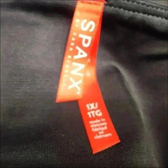 Ponte Ankle Leggings by Spanx - Women's Comfortable Slim Fit Pants - Shapewear - Picture 4 of 4